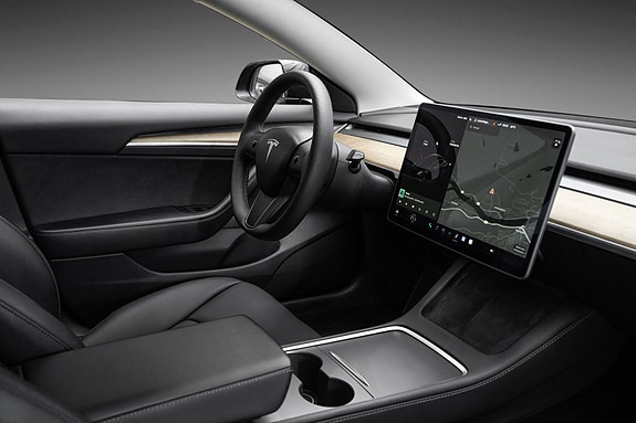 Tesla Model 3 20 of 20