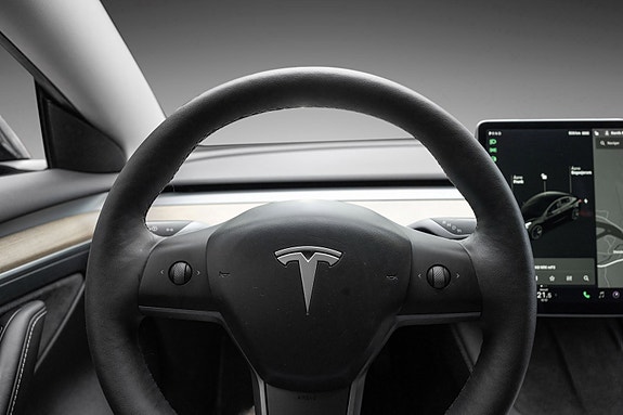 Tesla Model 3 15 of 20