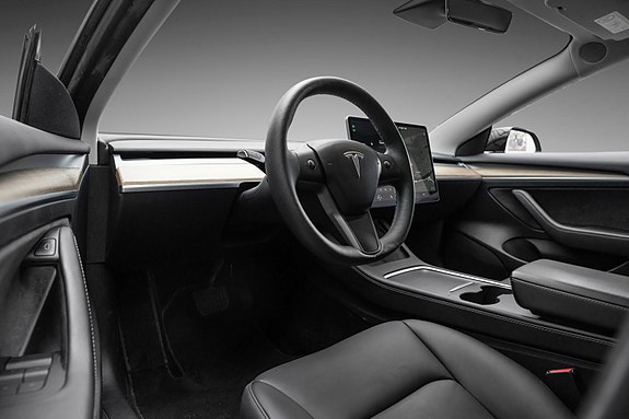Tesla Model 3 10 of 20