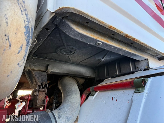 Scania R142H V8 6x2 tippbil –Zetterbergs påbygg m / 1070 kranhylser 18 of 30