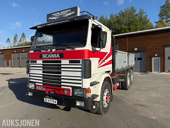 Scania R142H V8 6x2 tippbil –Zetterbergs påbygg m / 1070 kranhylser 2 of 30
