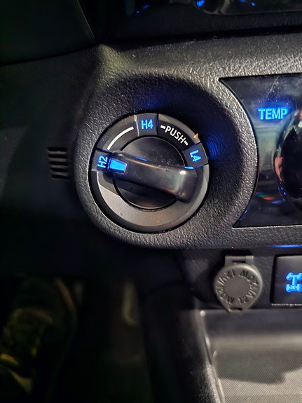 Toyota HiLux 19 of 23