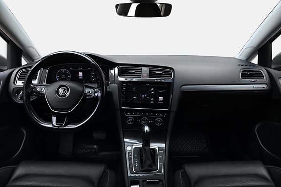 Volkswagen e-Golf VII 12 of 22