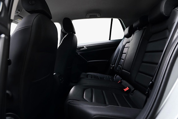 Volkswagen e-Golf VII 10 of 22