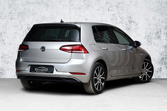 Volkswagen e-Golf VII 2 of 22