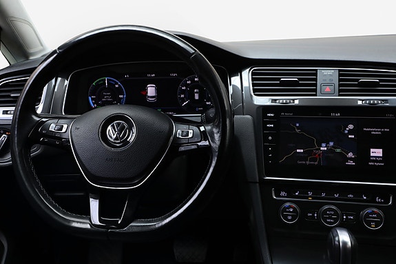 Volkswagen e-Golf VII 13 of 22