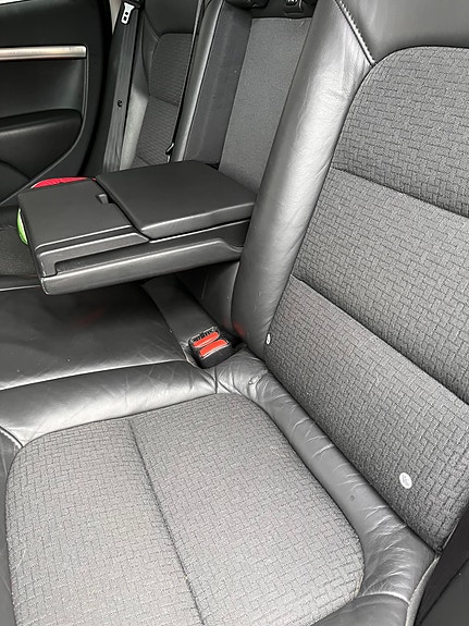 Volvo V70 6 of 9