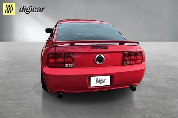 Ford Mustang 3 of 21