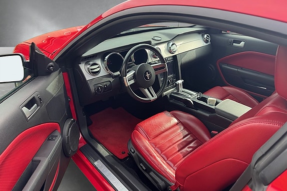 Ford Mustang 9 of 21