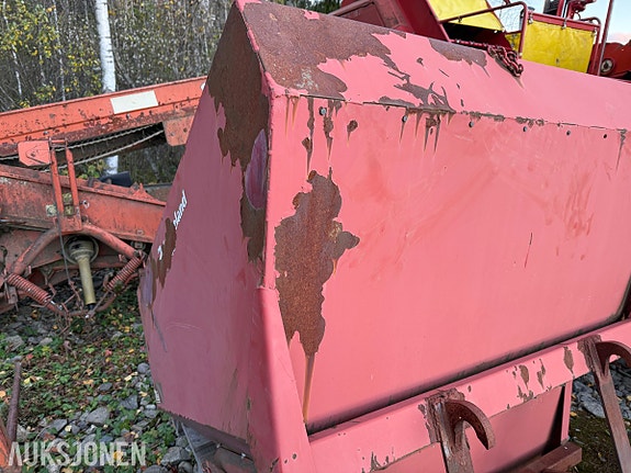 Kverneland UN 1700 Front montert tank til poteter 4 of 8