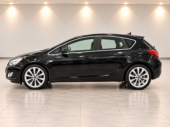 Opel Astra 8 of 18