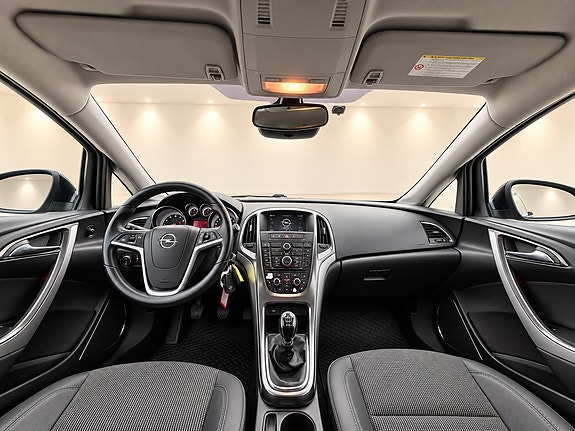 Opel Astra 12 of 18