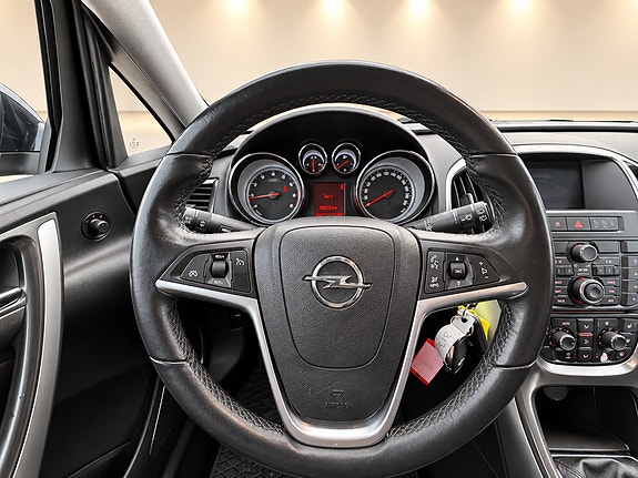 Opel Astra 11 of 18
