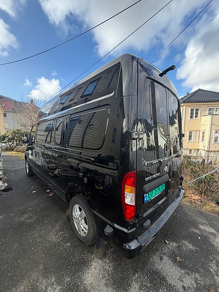 Maxus ev80 13 of 21