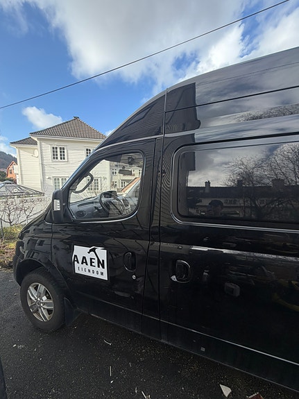Maxus ev80 11 of 21