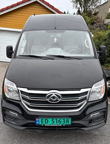 Maxus ev80 2 of 21