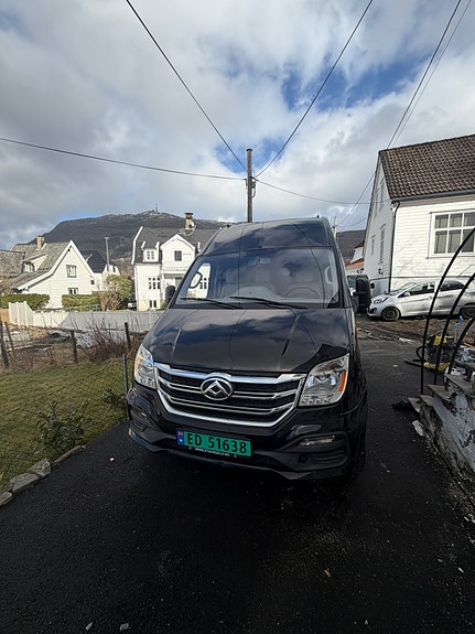 Maxus ev80 10 of 21