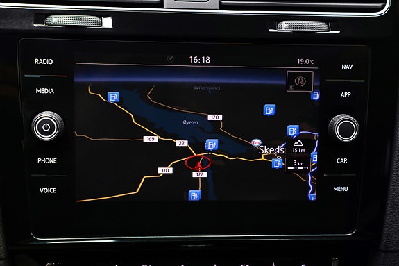 Volkswagen Golf VII 19 of 22