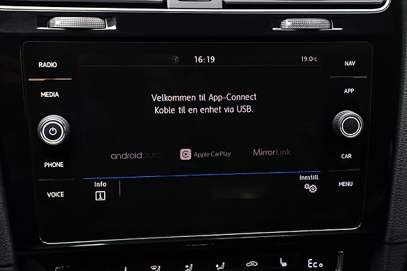Volkswagen Golf VII 21 of 22