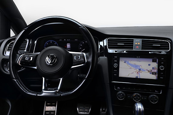 Volkswagen Golf VII 13 of 22