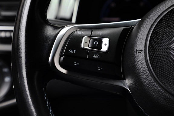 Volkswagen Golf VII 14 of 22
