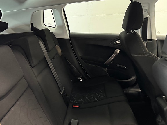 Peugeot 2008 25 of 30