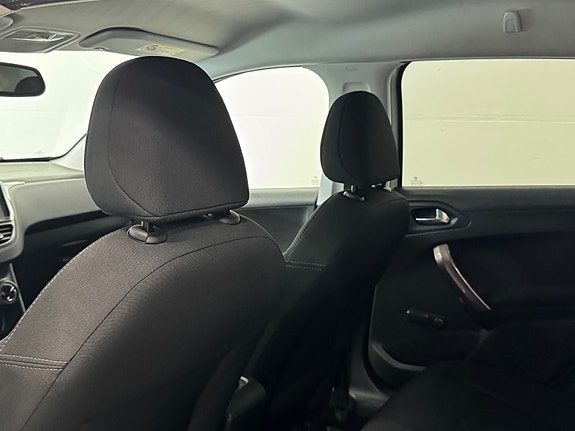 Peugeot 2008 28 of 30