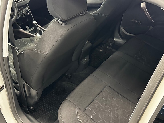 Peugeot 2008 27 of 30