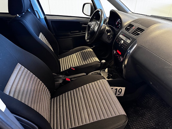 Suzuki SX4 13 of 27