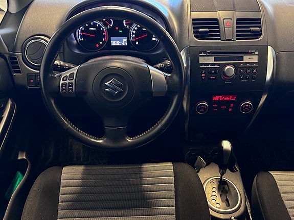 Suzuki SX4 15 of 27
