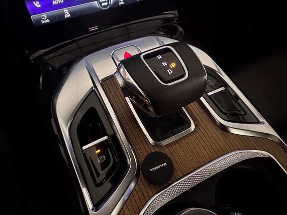 Hongqi E-HS9 28 of 30