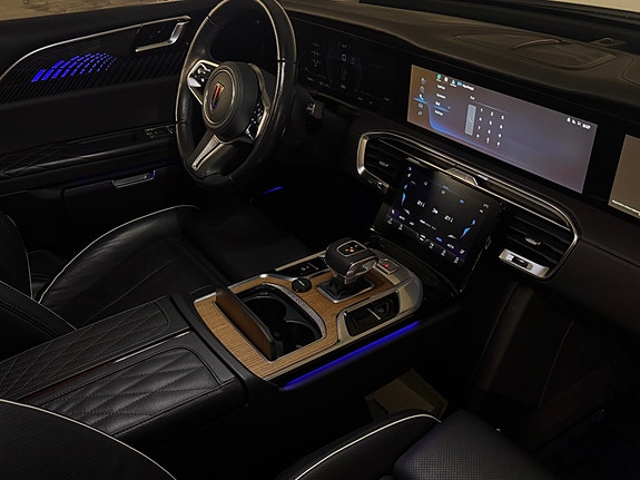 Hongqi E-HS9 19 of 30