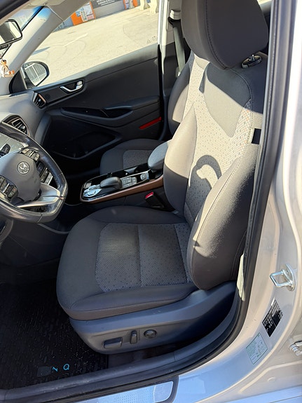 Hyundai IONIQ 14 of 20