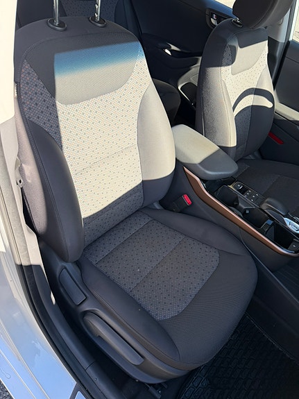Hyundai IONIQ 19 of 20