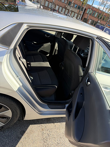 Hyundai IONIQ 16 of 20