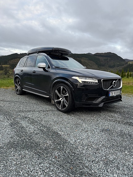 Volvo XC90 2 of 10