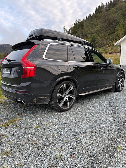 Volvo XC90 3 of 10