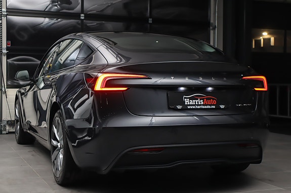 Tesla Model 3 11 of 30