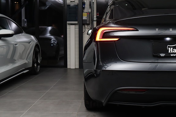 Tesla Model 3 12 of 30