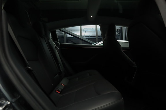 Tesla Model 3 26 of 30