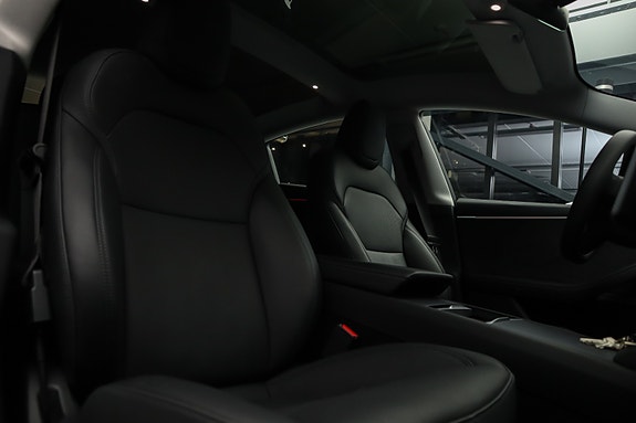Tesla Model 3 24 of 30