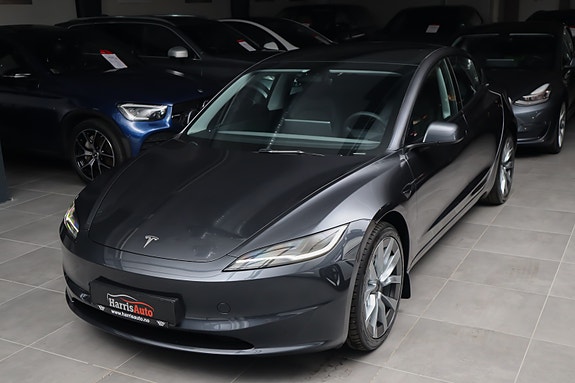 Tesla Model 3 9 of 30