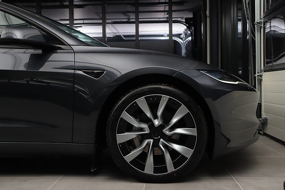 Tesla Model 3 18 of 30