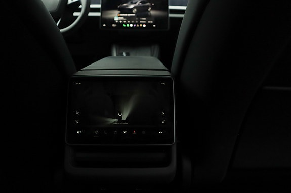 Tesla Model 3 27 of 30