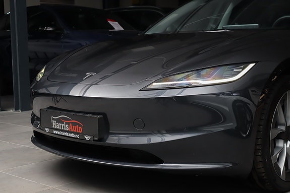 Tesla Model 3 7 of 30