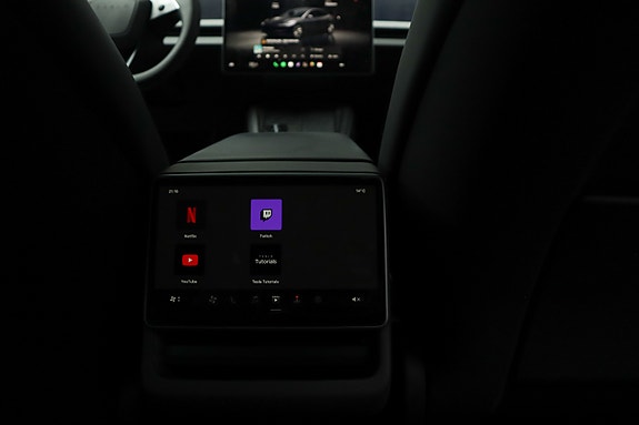 Tesla Model 3 28 of 30