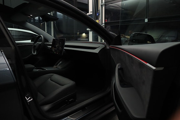 Tesla Model 3 21 of 30