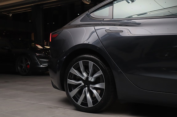 Tesla Model 3 17 of 30