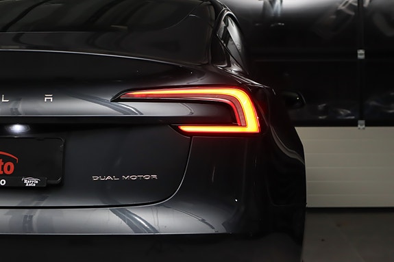 Tesla Model 3 14 of 30