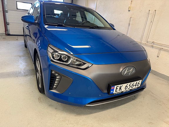 Hyundai IONIQ 2 of 23